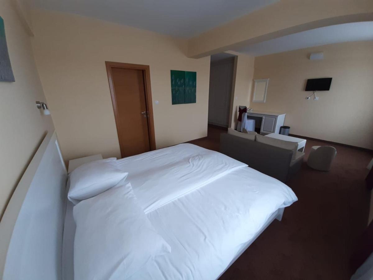Hotel Garic Garesnica Eksteriør billede