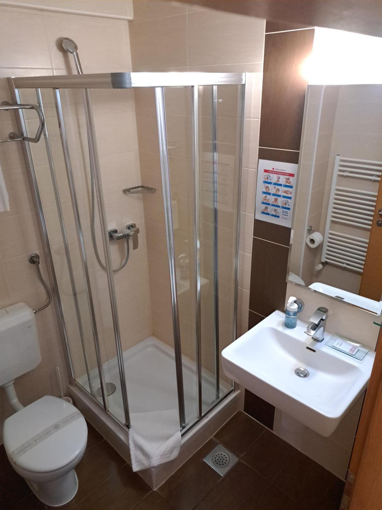 Hotel Garic Garesnica Eksteriør billede